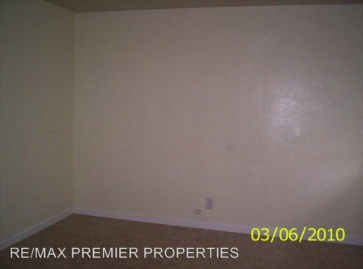 Building Photo - 760 Montello St