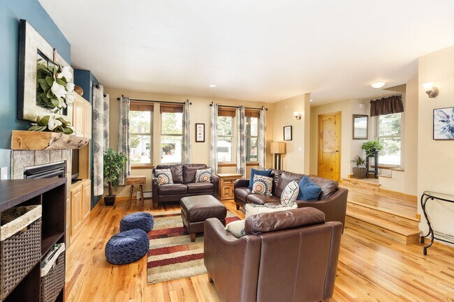 Foto del edificio - 408 Meadow Ct