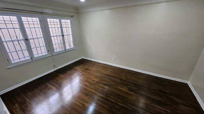 Building Photo - 120 N Gale Dr