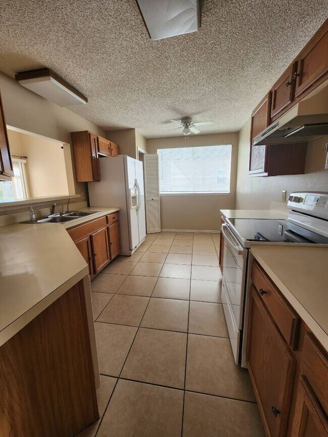 Foto del edificio - Floridian style 3 bedroom home in Courtyar...
