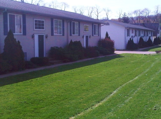 Building Photo - Kendall Village Townhomes