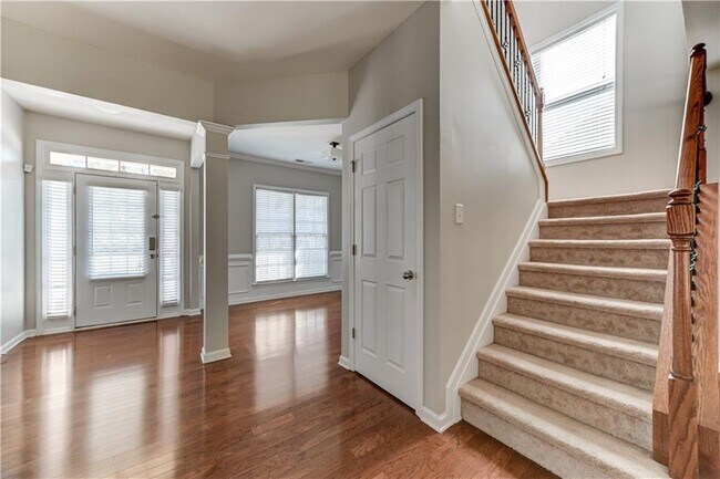 Foto del edificio - 2390 Mindy Ln