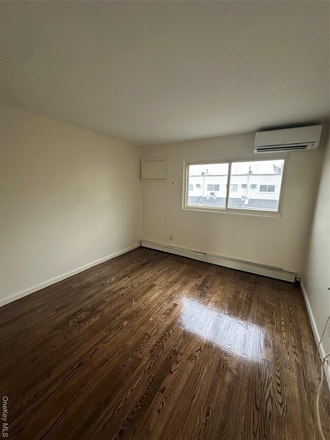 Foto del edificio - 987 Lincoln Ave