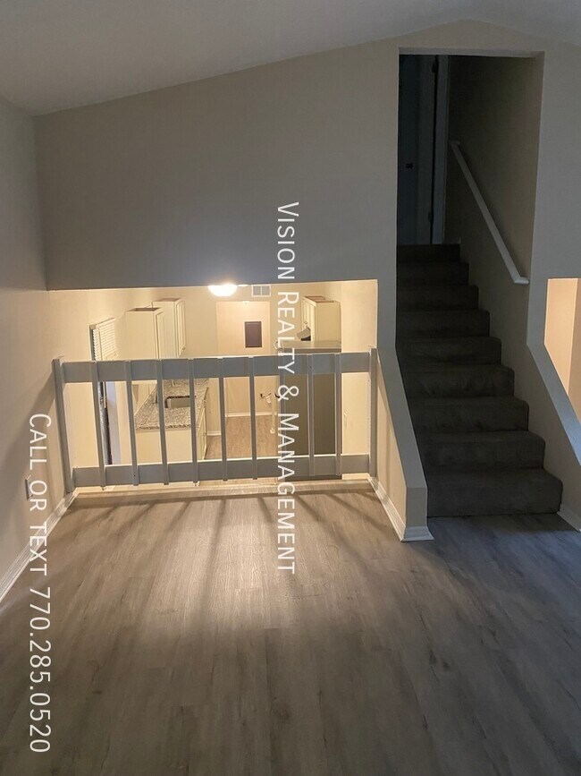 Building Photo - Move In Ready!!