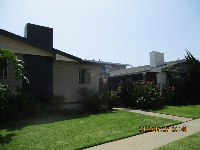 Building Photo - 11030 Crenshaw Blvd