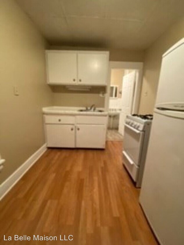 379 Haverhill St Lawrence Ma 01840 Apartment For Rent In Lawrence Ma Apartments Com