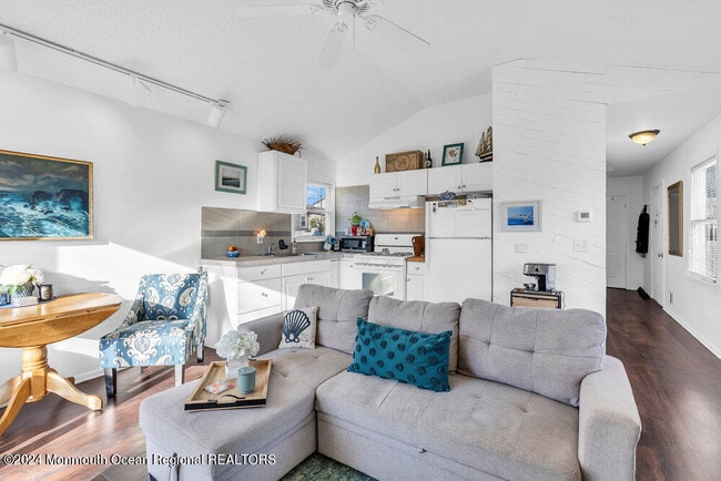 Building Photo - 1725 Belmont Ave