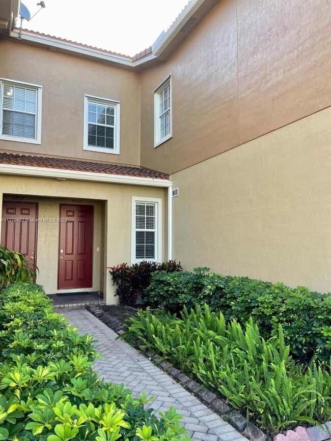 Foto del edificio - 5759 Hampton Hills Blvd