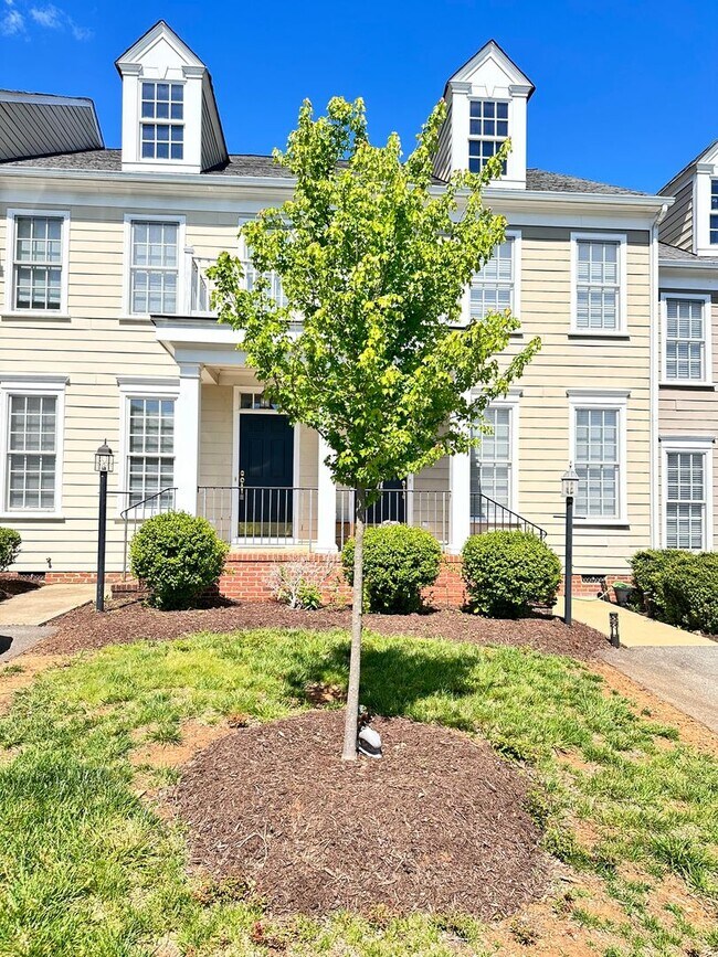 Building Photo - 9037 West End Circle- Fully Remodeled!