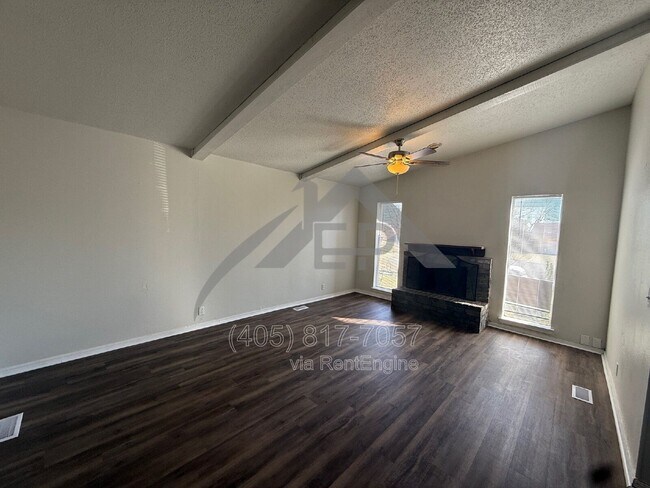 Foto del edificio - 405 Norton Cir