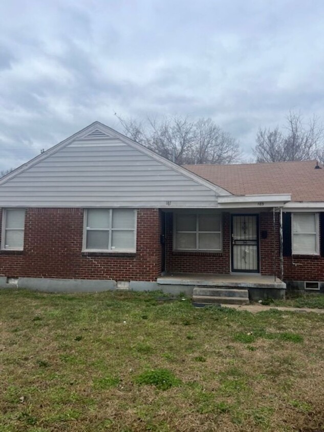 Foto principal - Two Bed / One Bath East Memphis Duples