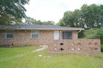 Building Photo - 2304 Hartsfield Ct