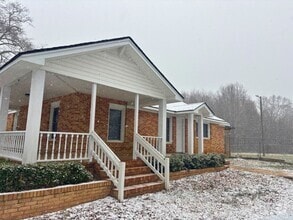 Building Photo - 127 Rocky Ln