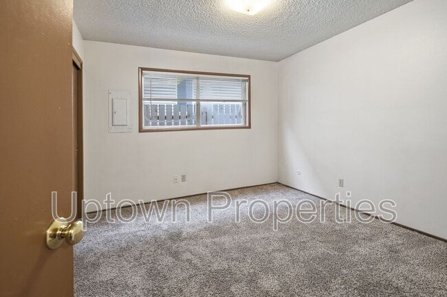 Building Photo - 8061 NE Flanders St