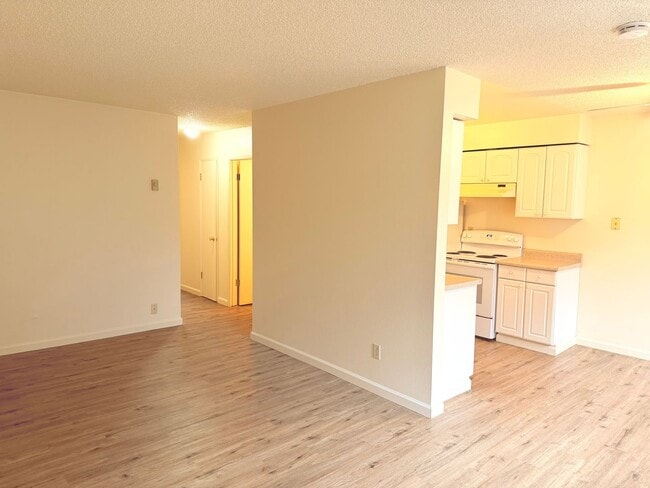 Photo - 2bed/1 Bath Second Level Unit on Near SE Powell/Ross Island Bridge Apartment