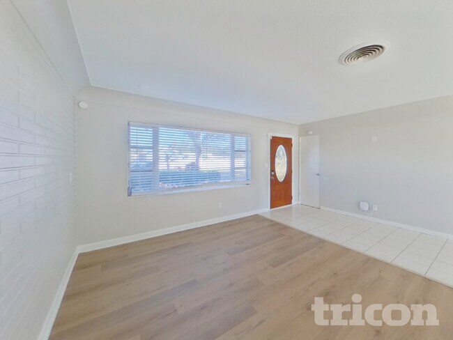 Foto del edificio - 5590 26th Ave N