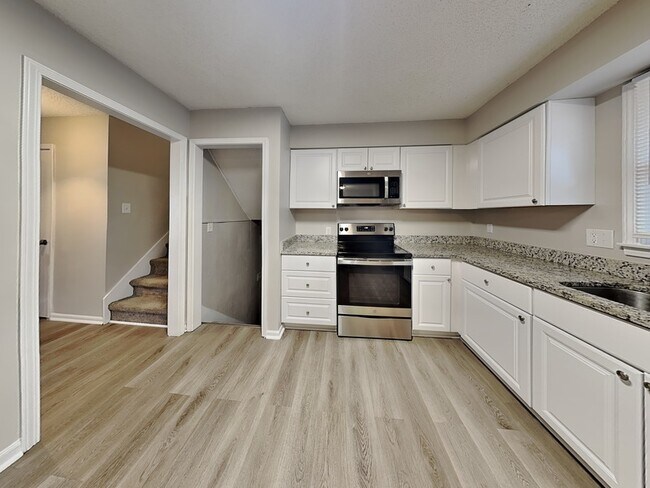 Building Photo - 13732 Applewood Dr