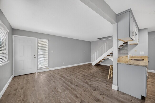 Foto del edificio - Charming 2-Bed Condo Retreat in Citrus Heights