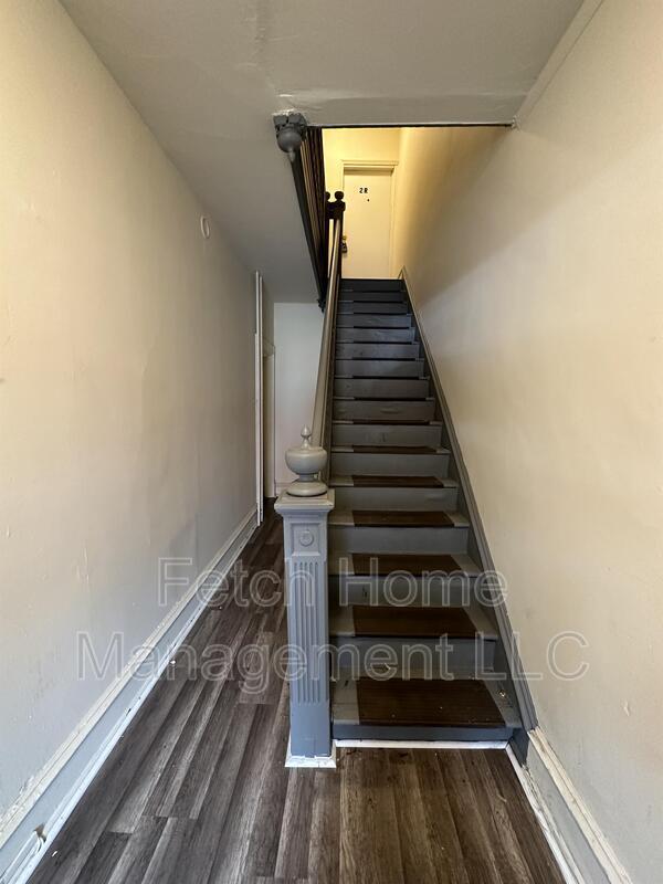 Building Photo - 328 S Prince St