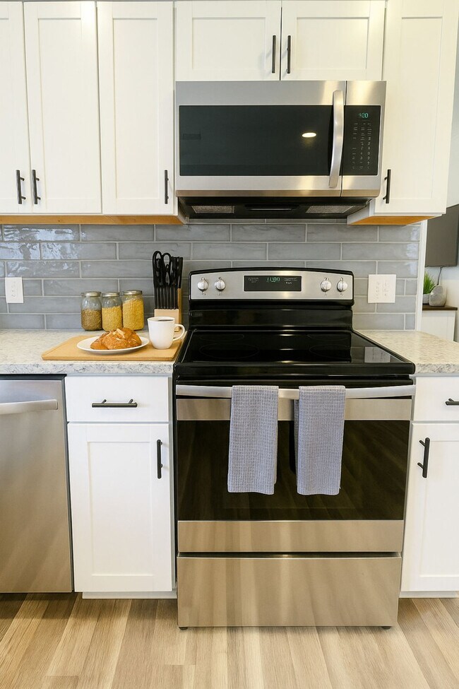 Building Photo - 3830 Manchester Dr