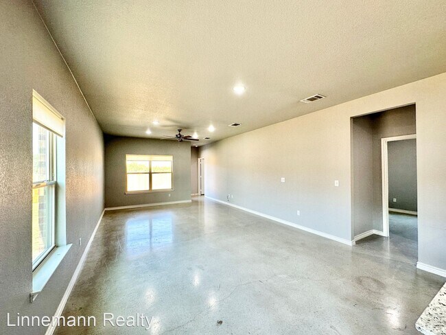 Foto del edificio - 4 br, 2 bath House - 1448 Dryden Avenue