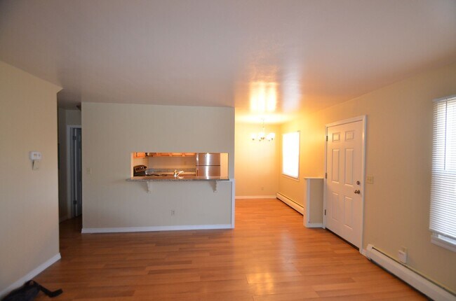 Foto del edificio - 670 Winona Ct
