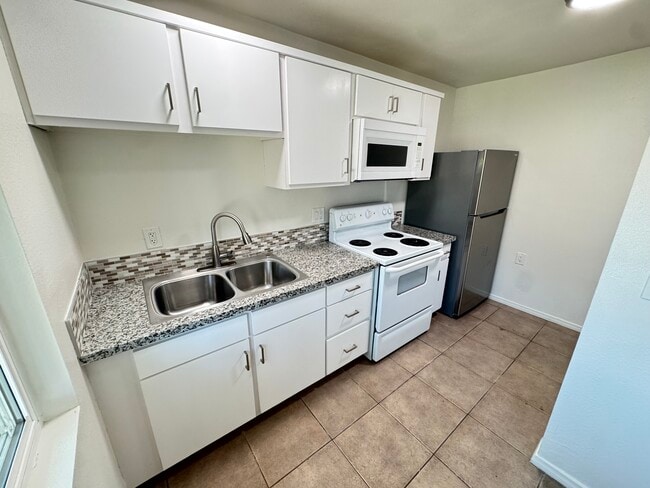 Building Photo - 145 East 18th