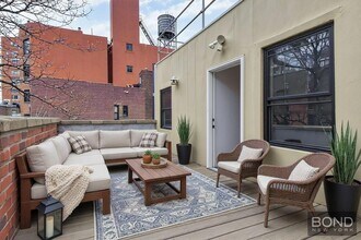Building Photo - 145 E 26th St