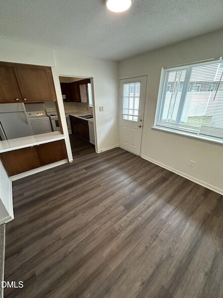 Building Photo - 2365 Champion Ct