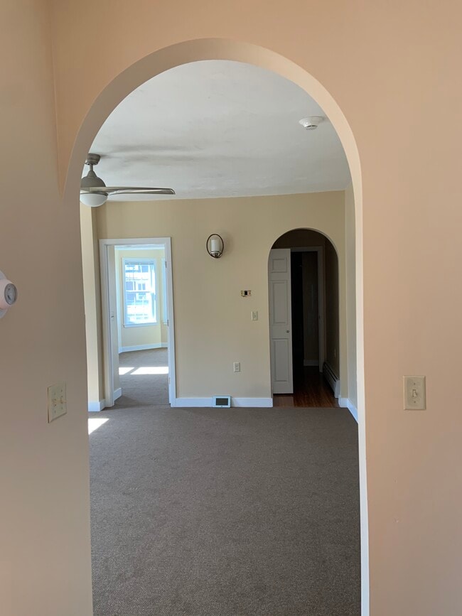 Building Photo - 110 Ashburnham St