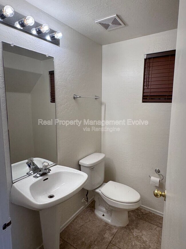 Foto del edificio - 3734 W Oregon Ave