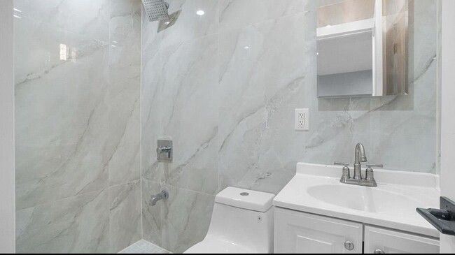 Building Photo - 535 E 70th St