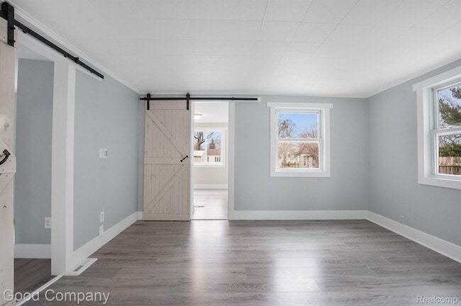 Building Photo - 47181 Pinecrest Dr
