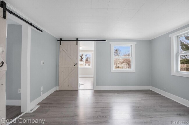 Foto del edificio - 47181 Pinecrest Dr