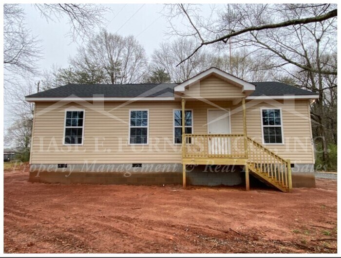 Primary Photo - 208 Blue Spring Cir