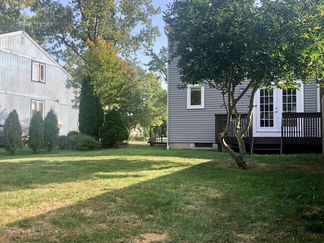 Spacious Back Yard - 919 Pletcher Rd