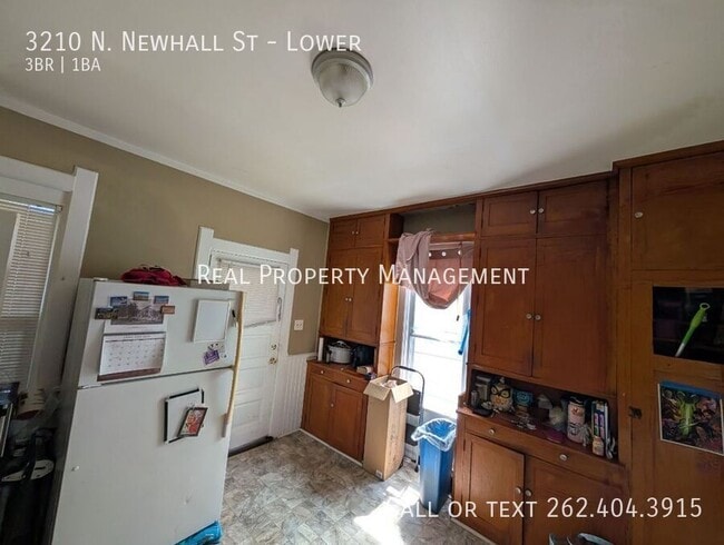 Building Photo - 3210 N Newhall St