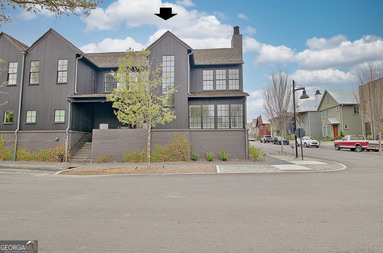 Primary Photo - 235 2nd St
