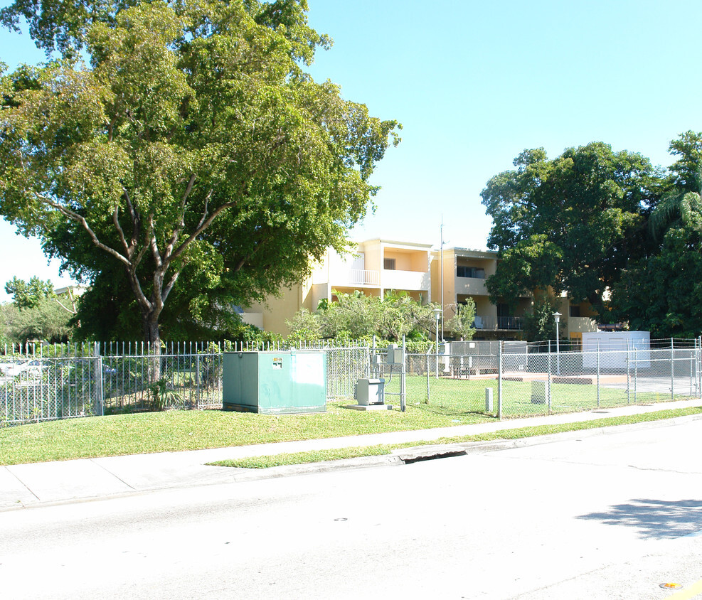 Primary Photo - The Beach Club at Fontainebleau Park