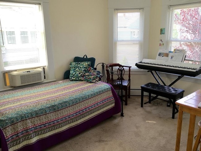 Middle Bedroom - 480 Grattan St