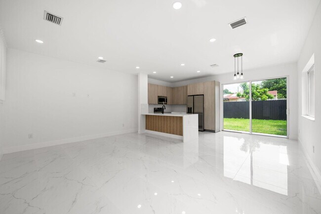 Building Photo - 1355 NW 42nd St