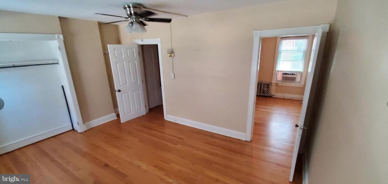 Foto principal - 1514 N Van Buren St