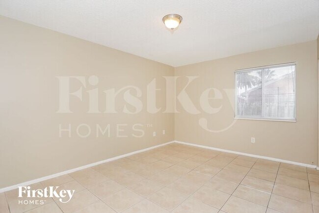 Building Photo - 8666 SW 14th St