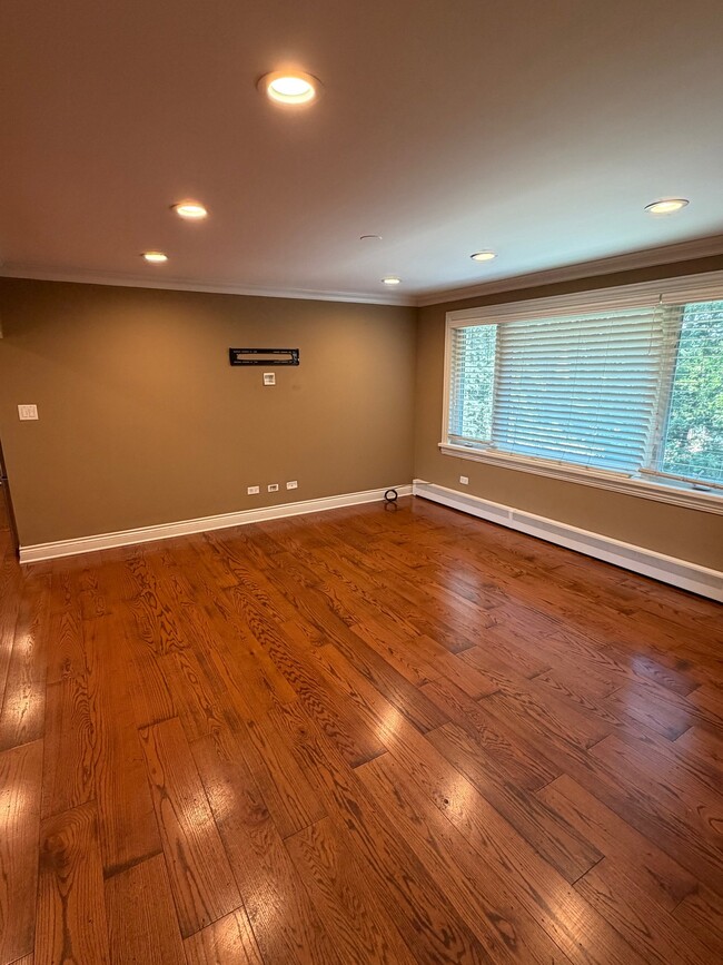 Building Photo - 8285 Archer Ave