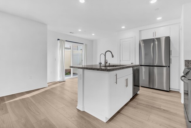 Foto del edificio - 19132 Ash Grv St