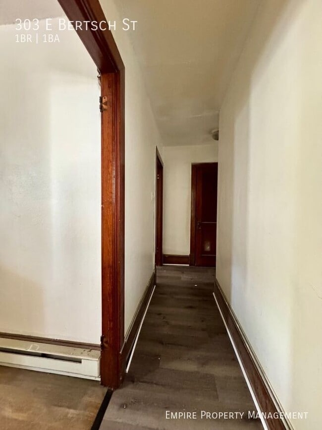 Building Photo - 303 E Bertsch St