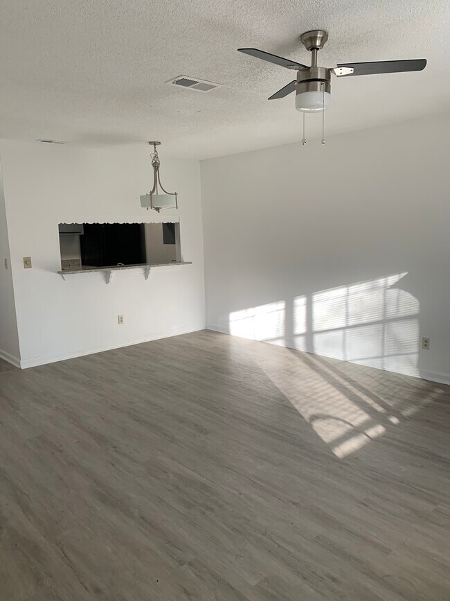 Foto del edificio - 113 Lindevon Ln