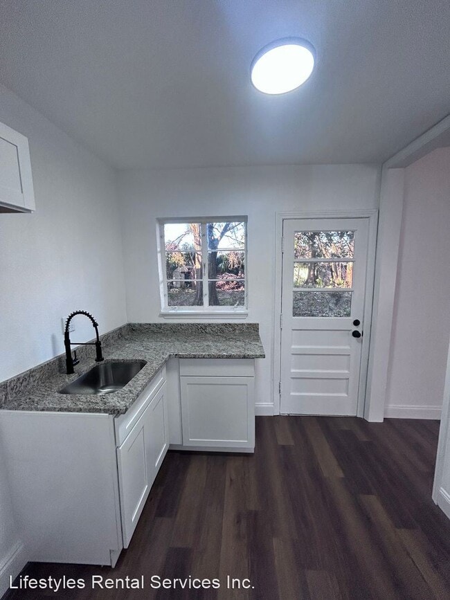 Building Photo - 2 br, 1 bath House - 5037 Camille Ave