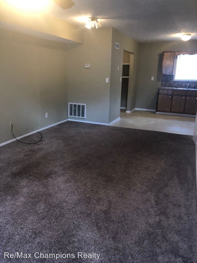 Building Photo - 2 br, 1 bath Apartment - 2045 Lee Rd 235