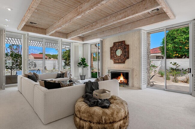 Foto del edificio - 50 Mayfair Dr